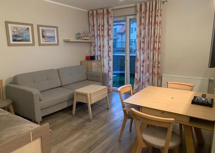 Private Baltic Cliff * 尼彻兹