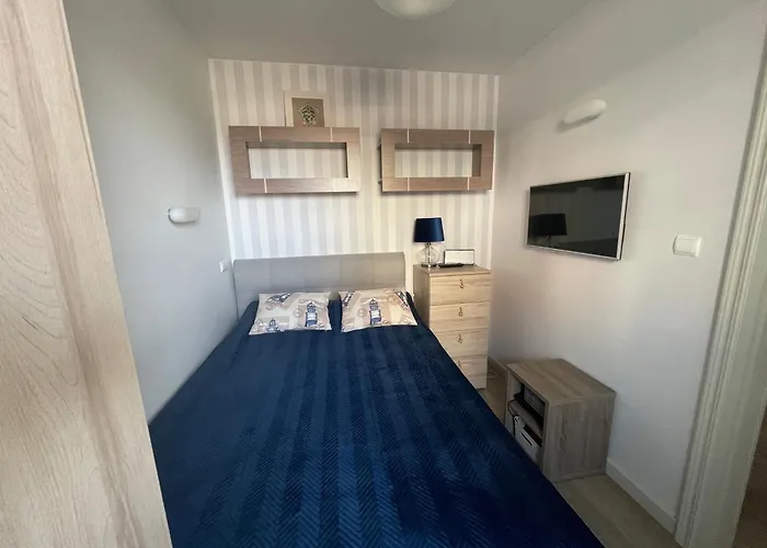 Private Baltic Cliff * 尼彻兹