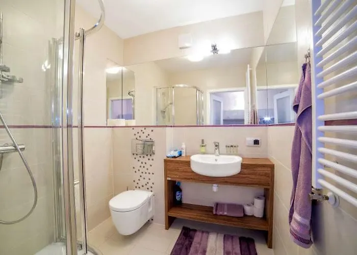 Private Baltic Cliff * 尼彻兹